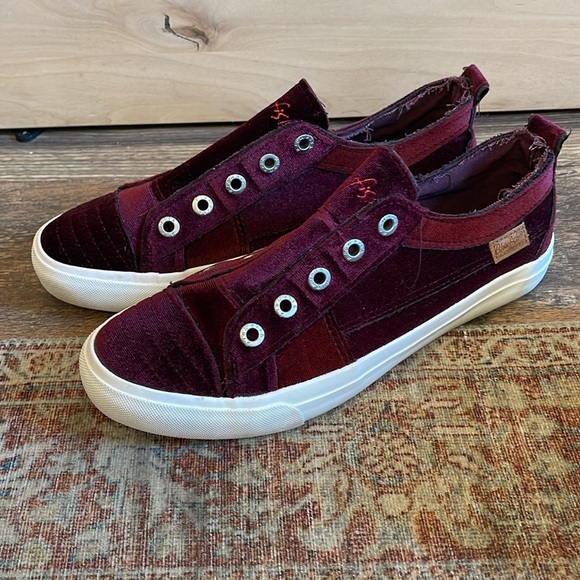 Blowfish Malibu Play Port Velvet size 10 slip on women’s sneakers - Picture 2 of 14